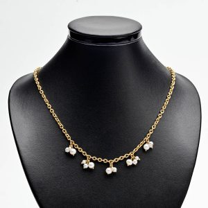 9 carat gold chain with pearls