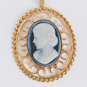 9 carat blue stone cameo