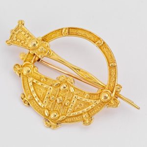 15 carat gold Tara brooch