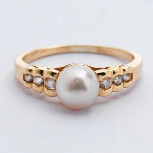 Pearl & Diamond Gold Ring