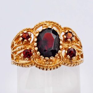 Vintage Gold Garnet Ring