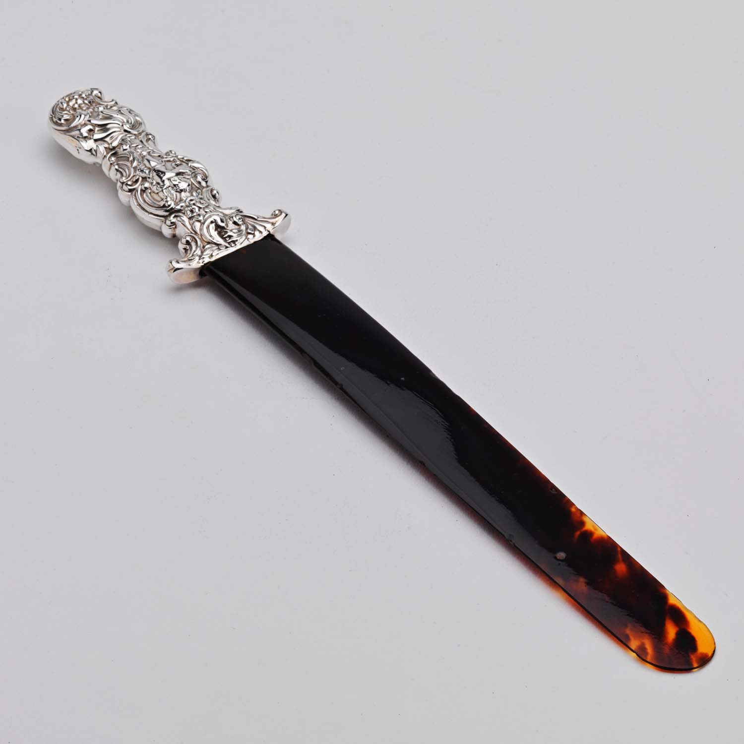 Antique Silver & Tortoiseshell Page Turner - Image 4
