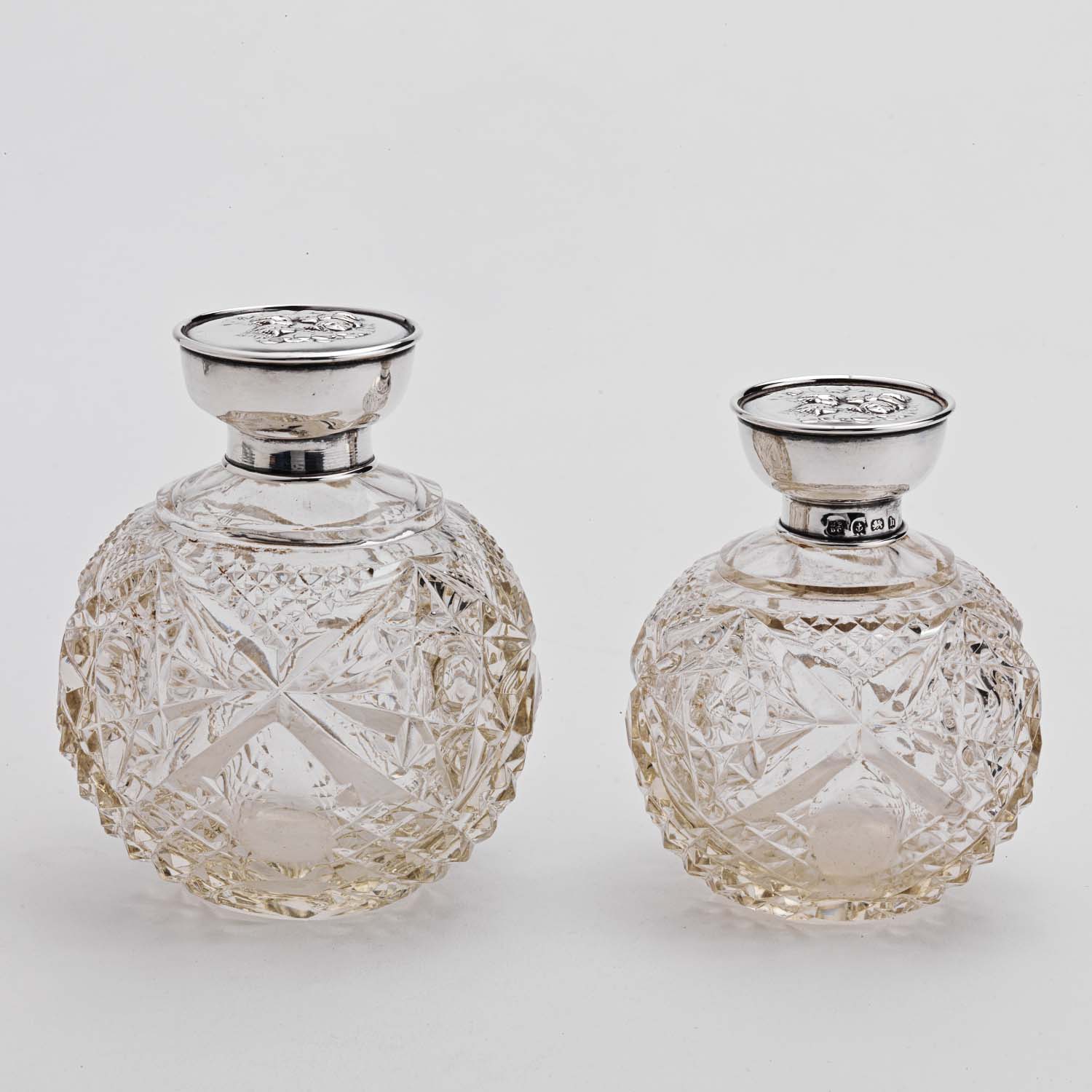 Antique Scent Bottle with Silver Lid Small - Image 8