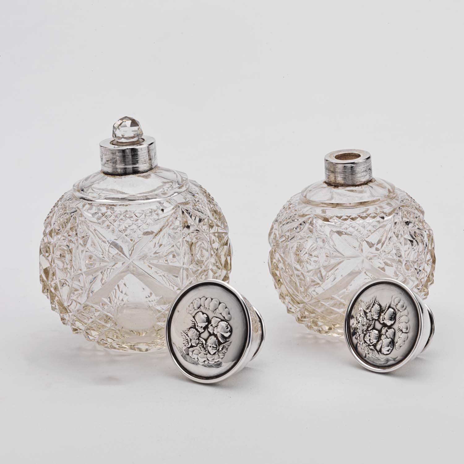 Antique Scent Bottle with Silver Lid Small - Image 9