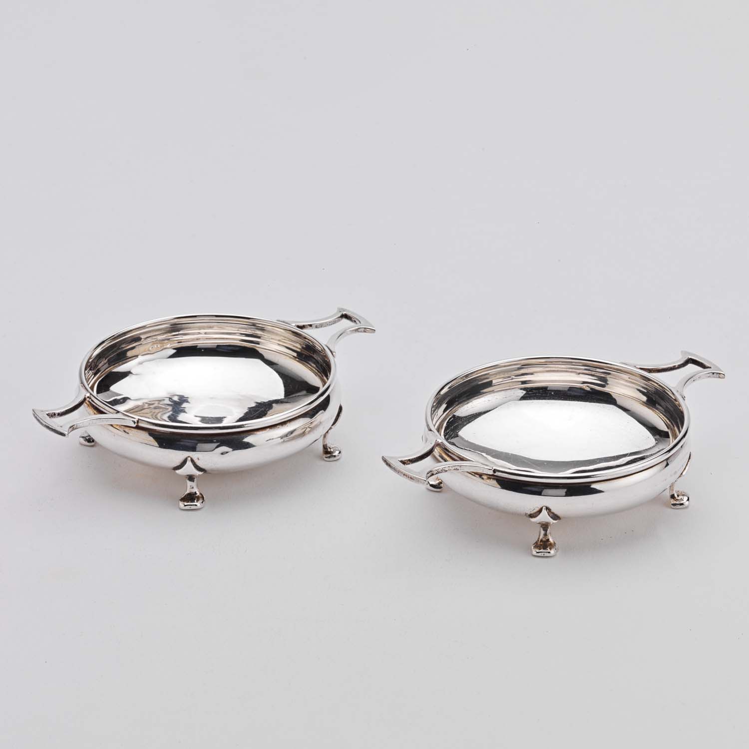 A Pair of Art Deco Silver Dishes - Image 2