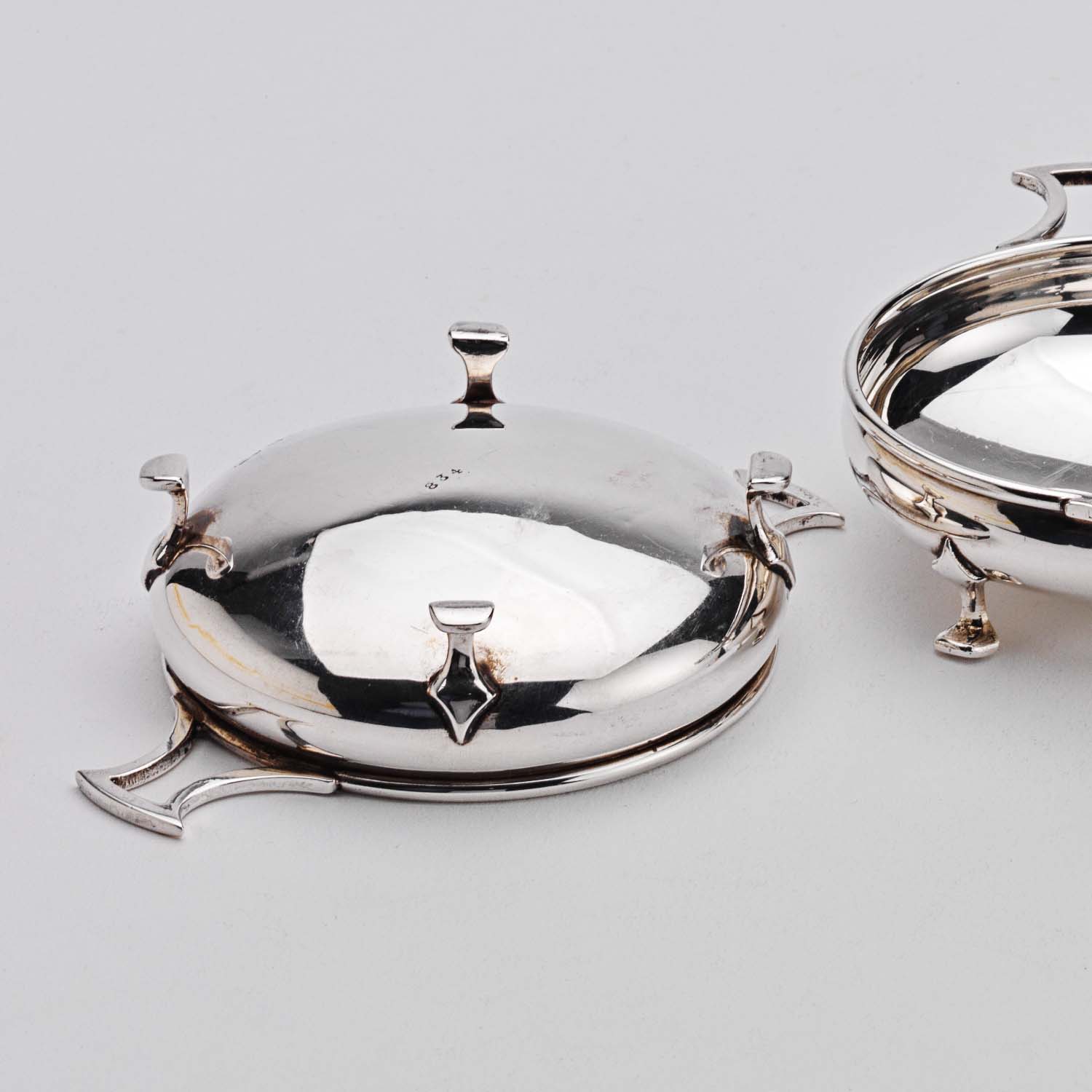 A Pair of Art Deco Silver Dishes - Image 4