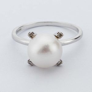 Pearl & Diamond White Gold Ring