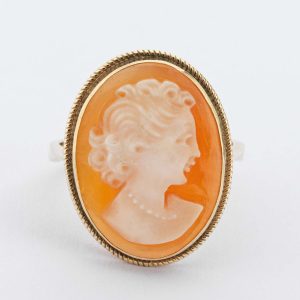 Gold Cameo Ring